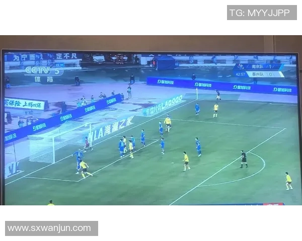 国际足球新晋球星崛起他们如何在赛场上打破传统定义